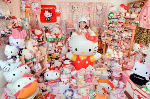 asako-kanda-hello-kitty-fans-japan