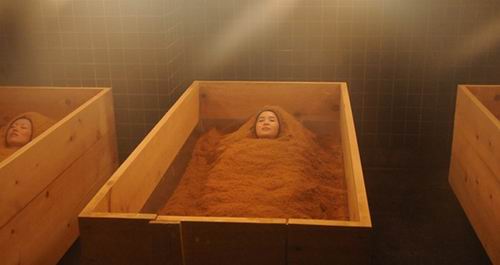 sawdust-bath-japan1